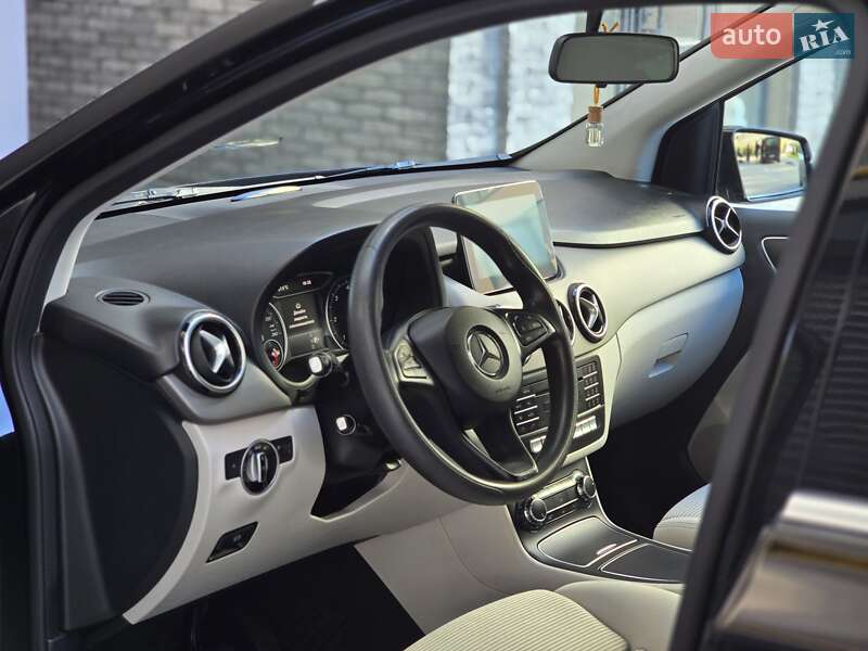 Хэтчбек Mercedes-Benz B-Class 2016 в Хмельницком