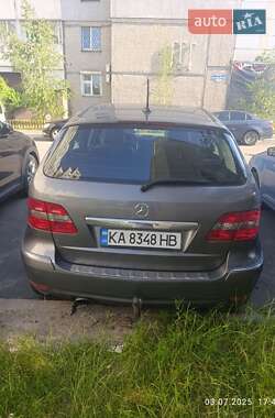 Хэтчбек Mercedes-Benz B-Class 2011 в 