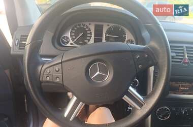Хэтчбек Mercedes-Benz B-Class 2011 в 