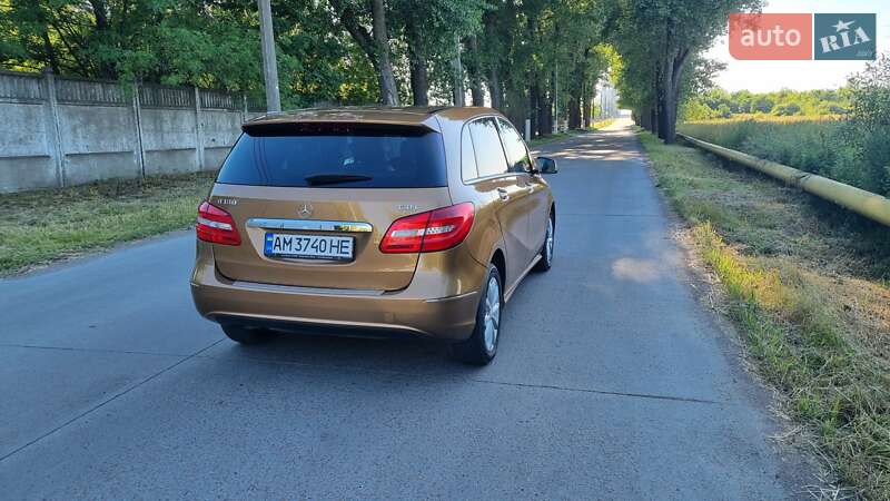 Хэтчбек Mercedes-Benz B-Class 2012 в Коростене
