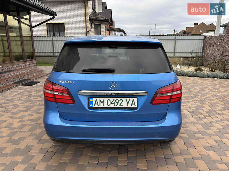 Хэтчбек Mercedes-Benz B-Class 2016 в Житомире