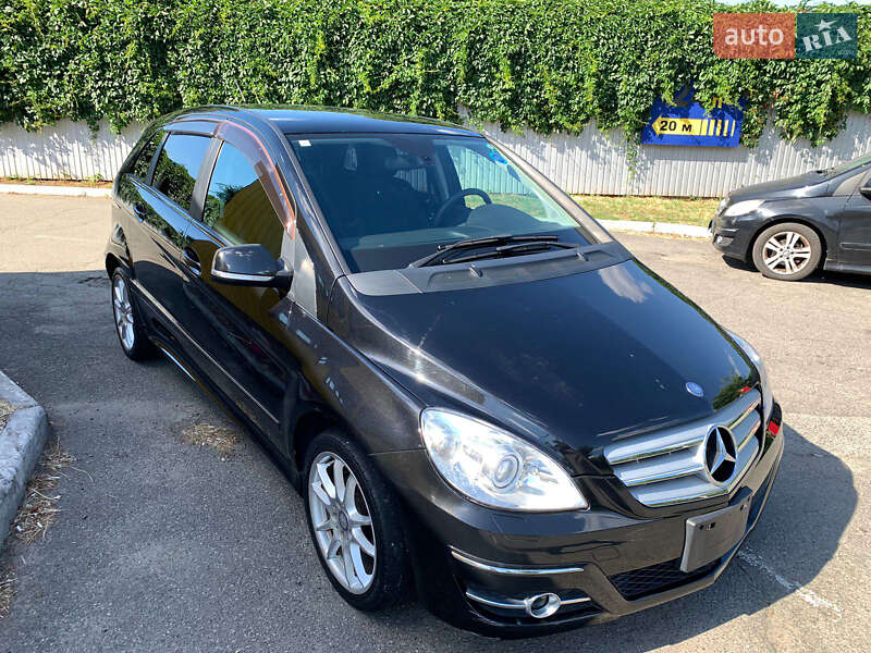 Mercedes-Benz B-Class 2011