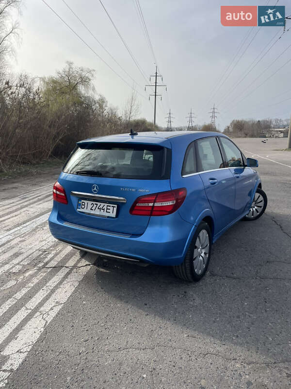 Хетчбек Mercedes-Benz B-Class 2015 в Полтаві фото 4 Хетчбек Mercedes-Benz B-Class 2015 в Полтаві