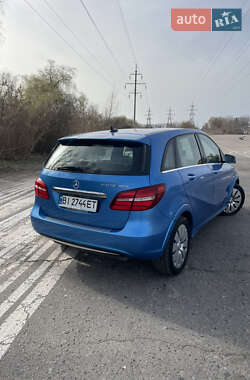 Хэтчбек Mercedes-Benz B-Class 2015 в 