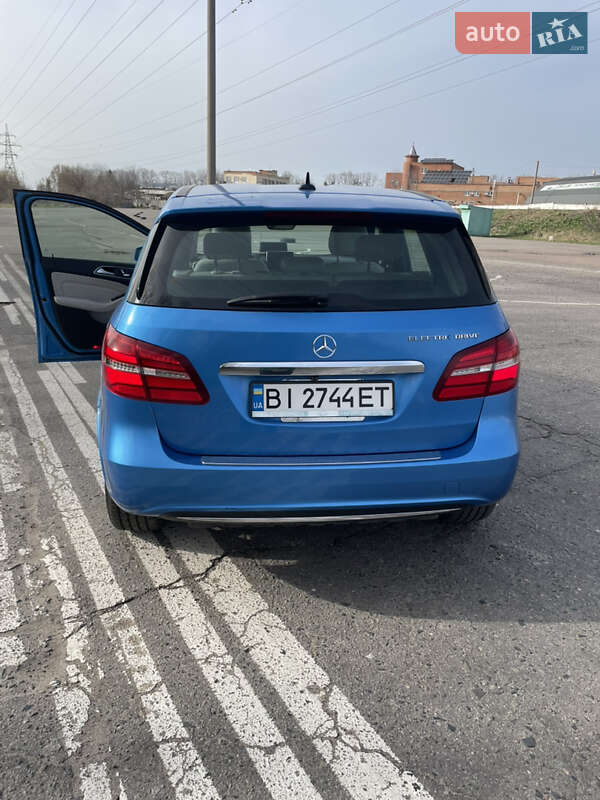 Хетчбек Mercedes-Benz B-Class 2015 в Полтаві фото 24 Хетчбек Mercedes-Benz B-Class 2015 в Полтаві