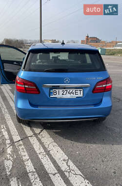 Хэтчбек Mercedes-Benz B-Class 2015 в 