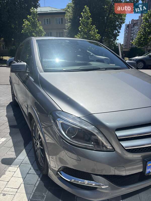 Хетчбек Mercedes-Benz B-Class 2016 в Хмельницькому
