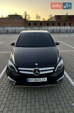 Хэтчбек Mercedes-Benz B-Class 2015 в 