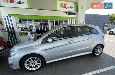 Хэтчбек Mercedes-Benz B-Class 2010 в 
