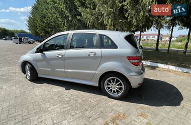 Хэтчбек Mercedes-Benz B-Class 2010 в 
