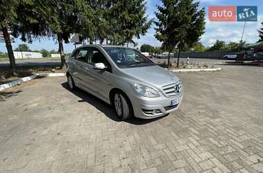Хэтчбек Mercedes-Benz B-Class 2010 в 