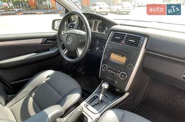 Хэтчбек Mercedes-Benz B-Class 2010 в 