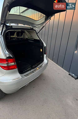 Хэтчбек Mercedes-Benz B-Class 2011 в 