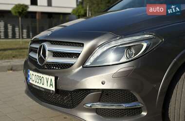 Хэтчбек Mercedes-Benz B-Class 2017 в 