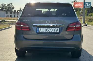 Хэтчбек Mercedes-Benz B-Class 2017 в 