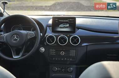 Хэтчбек Mercedes-Benz B-Class 2017 в 