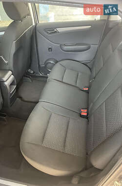 Хэтчбек Mercedes-Benz B-Class 2010 в 