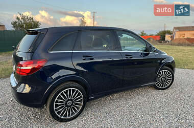 Хэтчбек Mercedes-Benz B-Class 2017 в 