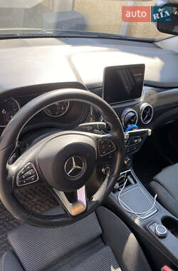 Хэтчбек Mercedes-Benz B-Class 2017 в 