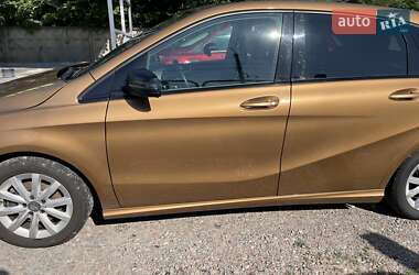 Хэтчбек Mercedes-Benz B-Class 2013 в 