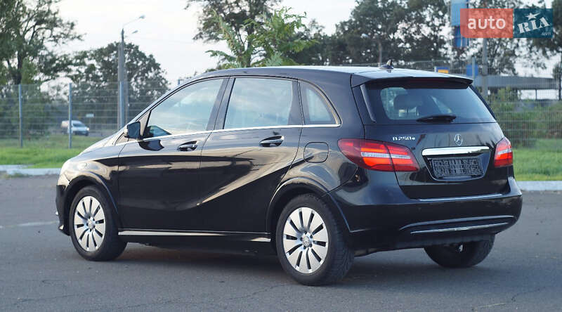 Хэтчбек Mercedes-Benz B-Class 2016 в Одессе фото 4 Хэтчбек Mercedes-Benz B-Class 2016 в Одессе