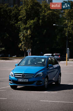 Хэтчбек Mercedes-Benz B-Class 2014 в 