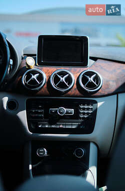 Хэтчбек Mercedes-Benz B-Class 2014 в 
