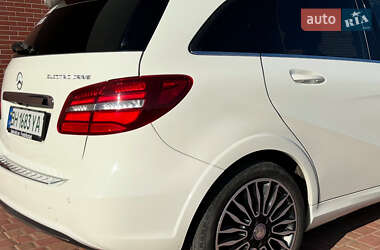 Хэтчбек Mercedes-Benz B-Class 2015 в 