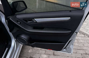 Хэтчбек Mercedes-Benz B-Class 2010 в 