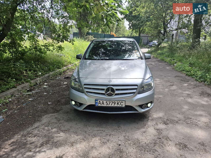 Mercedes-Benz B-Class 2012