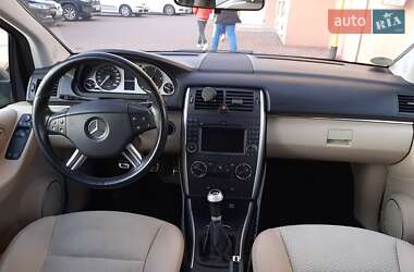 Хетчбек Mercedes-Benz B-Class 2009 в 