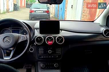 Хэтчбек Mercedes-Benz B-Class 2016 в 