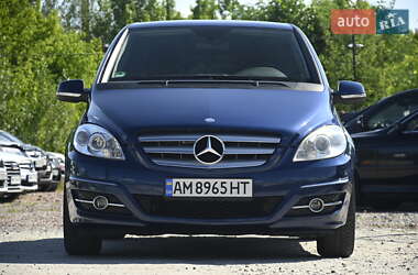 Хэтчбек Mercedes-Benz B-Class 2009 в 