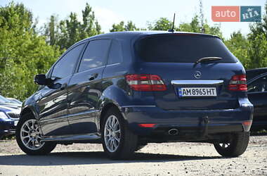 Хэтчбек Mercedes-Benz B-Class 2009 в 