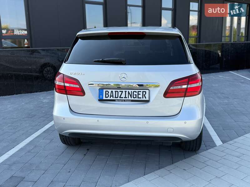 Хэтчбек Mercedes-Benz B-Class 2016 в Городке