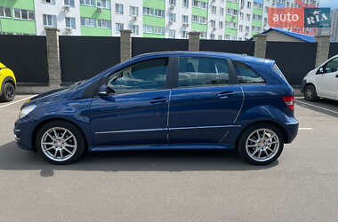 Хэтчбек Mercedes-Benz B-Class 2009 в 