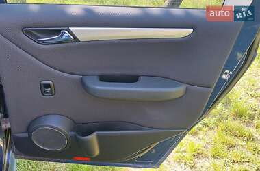 Хэтчбек Mercedes-Benz B-Class 2009 в 