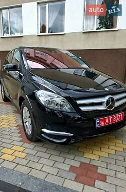 Хэтчбек Mercedes-Benz B-Class 2015 в 