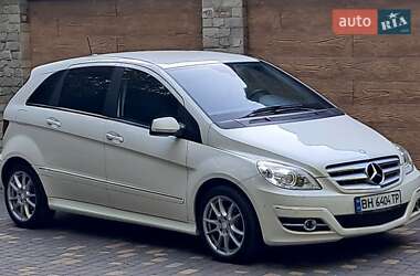 Хэтчбек Mercedes-Benz B-Class 2010 в 