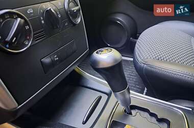 Хэтчбек Mercedes-Benz B-Class 2010 в 