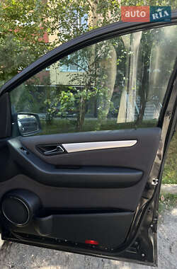 Хэтчбек Mercedes-Benz B-Class 2010 в 