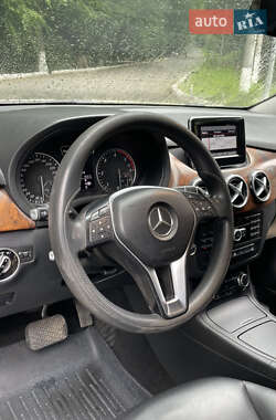 Хэтчбек Mercedes-Benz B-Class 2012 в 