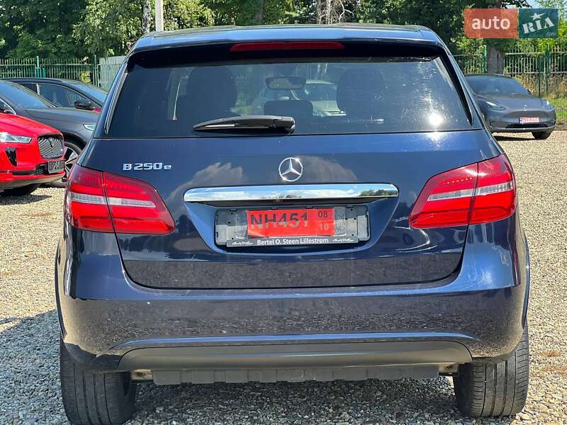 Хетчбек Mercedes-Benz B-Class 2017 в Стрию