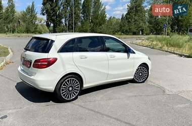 Хэтчбек Mercedes-Benz B-Class 2016 в 
