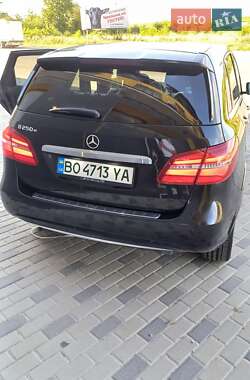 Хетчбек Mercedes-Benz B-Class 2016 в 