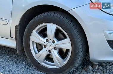 Хэтчбек Mercedes-Benz B-Class 2009 в 