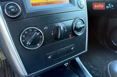Хэтчбек Mercedes-Benz B-Class 2009 в 