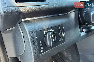 Хэтчбек Mercedes-Benz B-Class 2009 в 