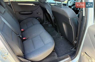 Хэтчбек Mercedes-Benz B-Class 2009 в 