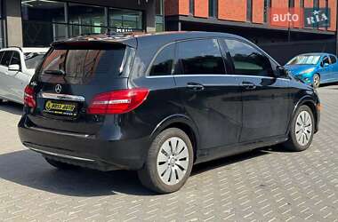Хэтчбек Mercedes-Benz B-Class 2017 в 